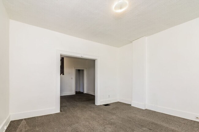 Photo - 215-217 Warren Dr. Unit 217