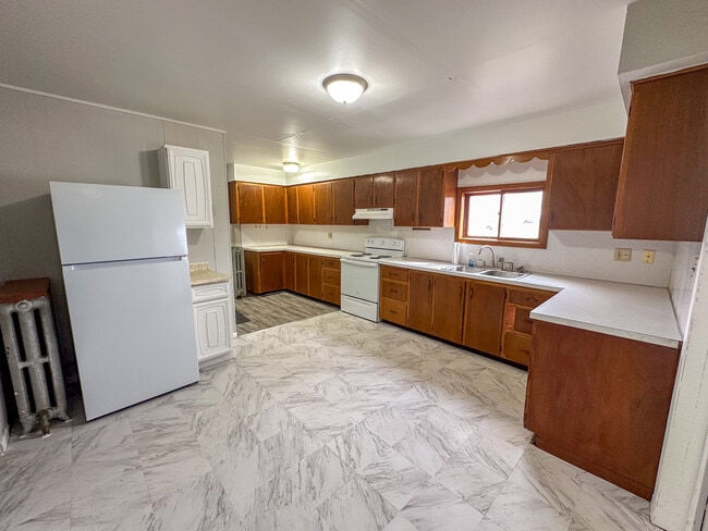 Photo - 401 S Oak St