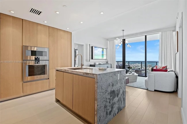 Photo - 501 West Ave Unidad #4104