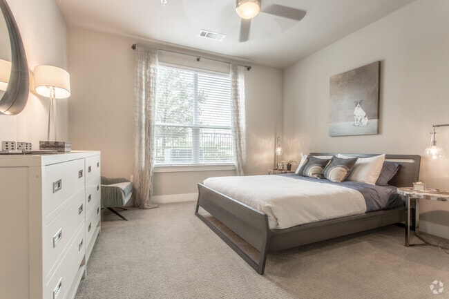 2 BR, 2 BA - 1311 SF - B3