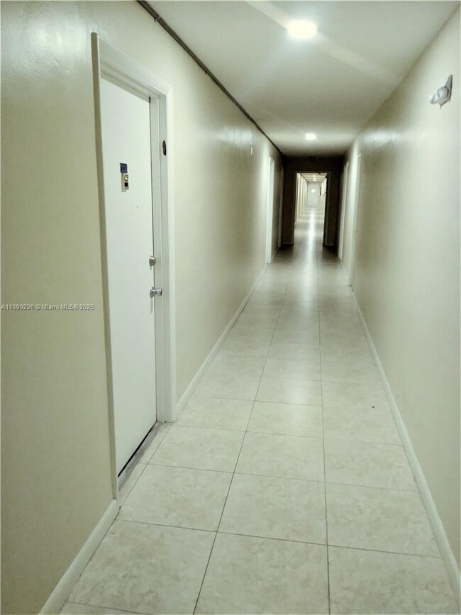 Photo - 16701 NE 14th Ave Unit 206
