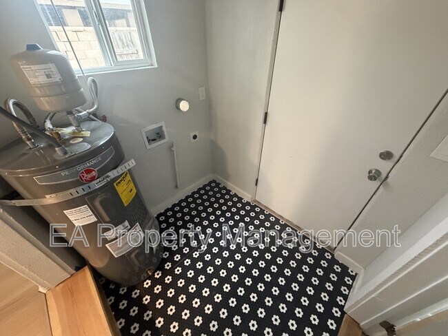 Photo - 704 La Poblana Rd NW Unit 1