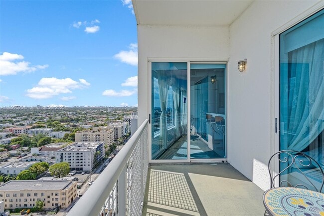 Photo - 10 SW South River Dr Unit PHI11