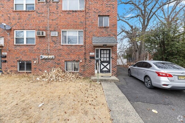 Building Photo - 195 Ambler St Rental