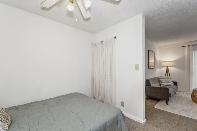 Birch - Studio / 1 Bath - 425 Sq.Ft.