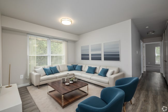 Photo - Edgewater Manor