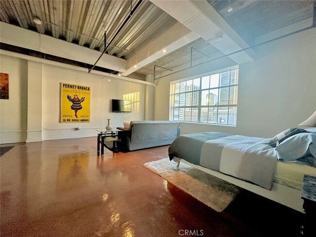 Photo - 312 W 5th St Unidad 1105