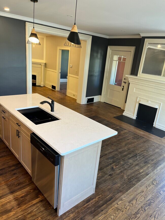 79 E Main St Unit A