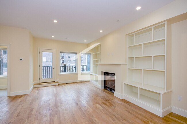 8 Cufflin St