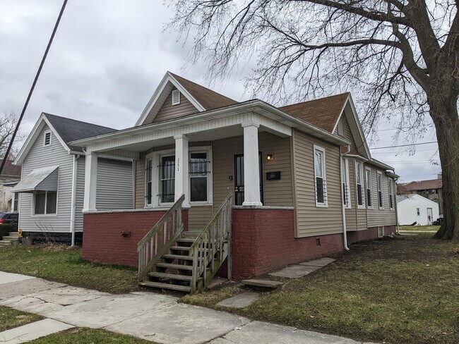 Photo - 2273 Mayville Pl