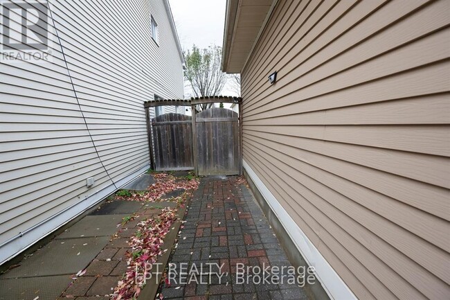 Photo - 27 Rockcress Gardens