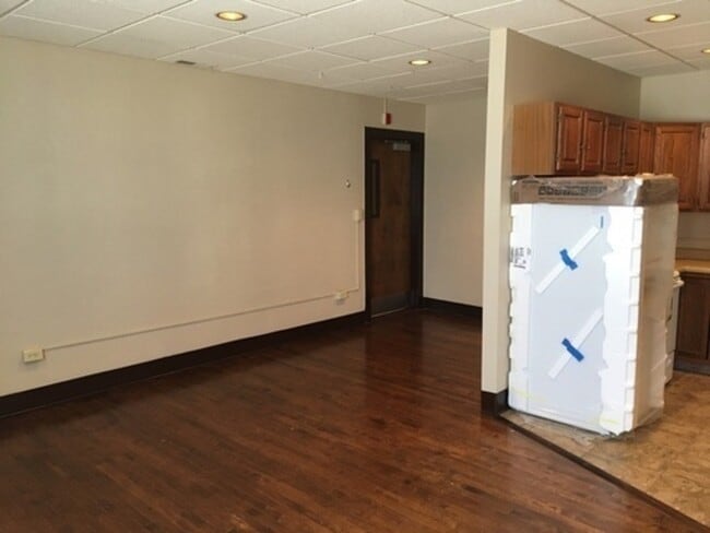 Photo - 5402 S 77th St Unidad #9