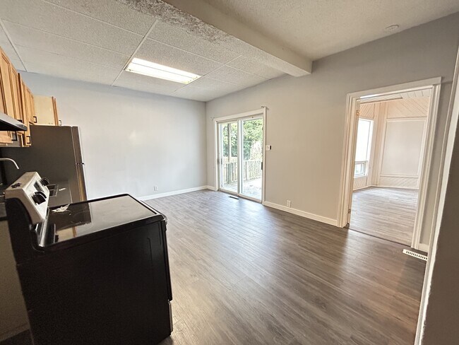 Photo - 147 Elgin St