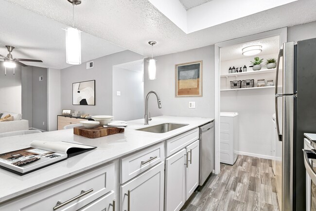 Liv on the Green - Liv on the Green Apartment Homes