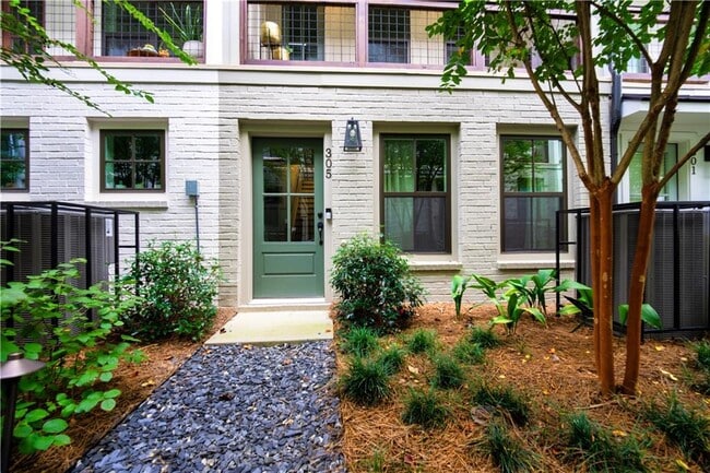 Photo - 305 Dilbeck Cir