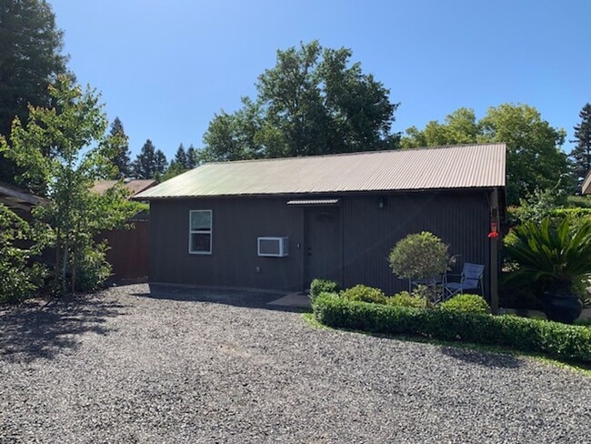 Building Photo - Brand New 2 Bedroom 1 Bath