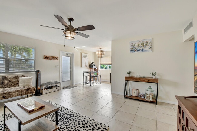 Photo - 169 Brittany Terrace