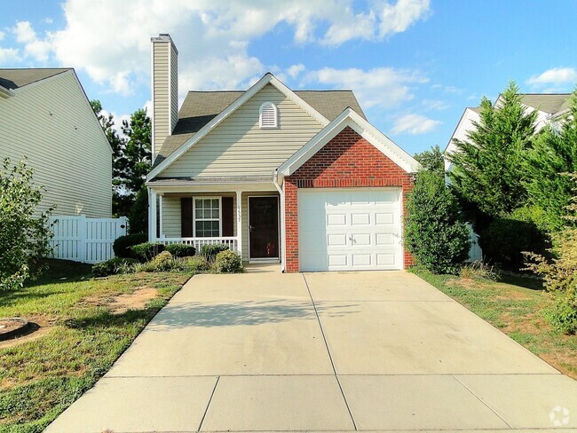 Building Photo - Spacious 3 Bedroom Home w/ Fence in NE Ral...