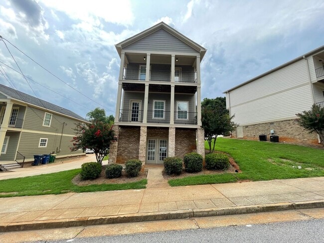 Building Photo - PRE-LEASING FOR AUGUST 2026!
