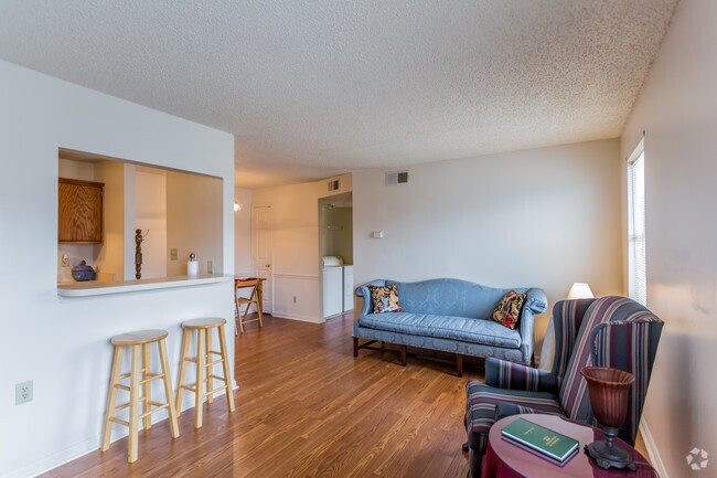 2 habitaciones, 1 baño - El jardín - 850 pies cuadrados - Sala de estar
