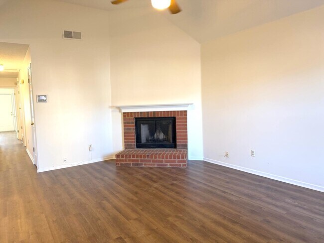 Photo - 4450 Cedar Creek Cove