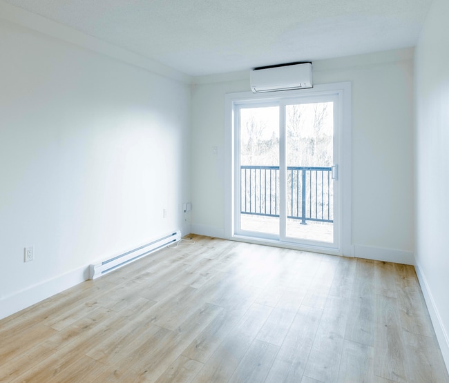 Photo - 270 Parkside Drive