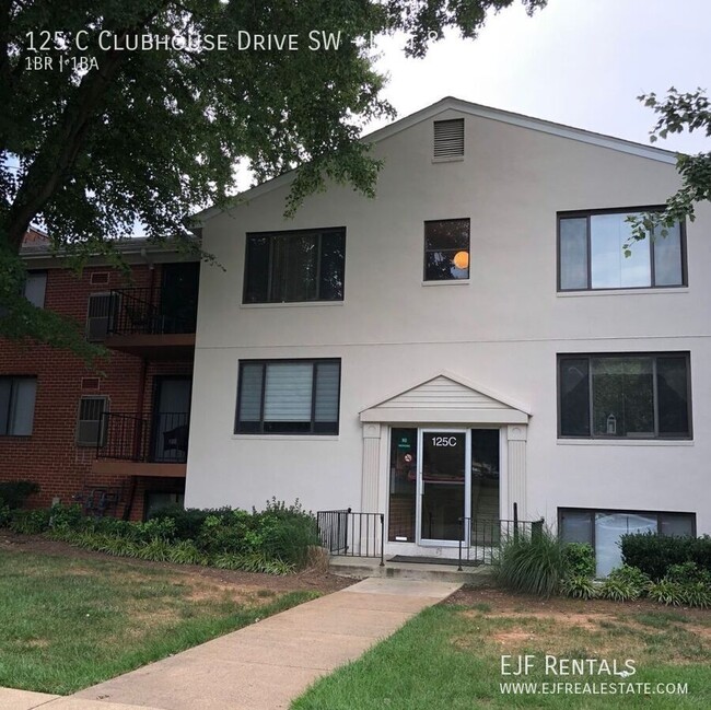 Leesburg Condo with Balcony - Leesburg Condo with Balcony Unit 8