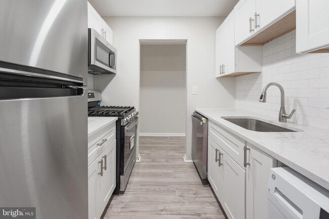 Photo - 1521 Colonial Dr Unit 104