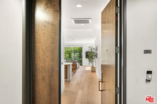 Photo - 855 Croft Ave Unidad 301