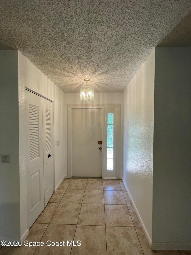 Photo - 997 Mariposa Dr NE