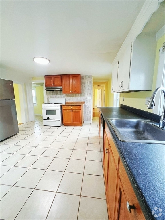 Building Photo - 4 Harrison St Unit 2 Rental