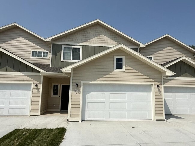 Building Photo - 1615 Ohana Ave