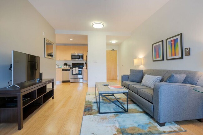 Photo - 1091 Boylston St