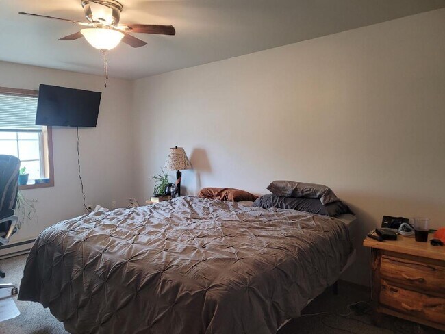 451 Linden Dr