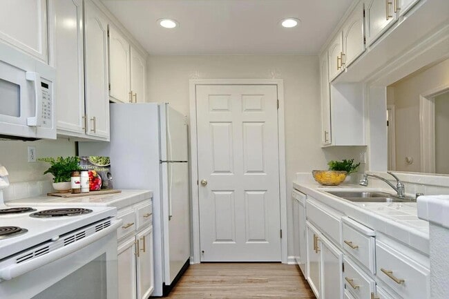 Photo - 5947 Lake Hennessy Ct