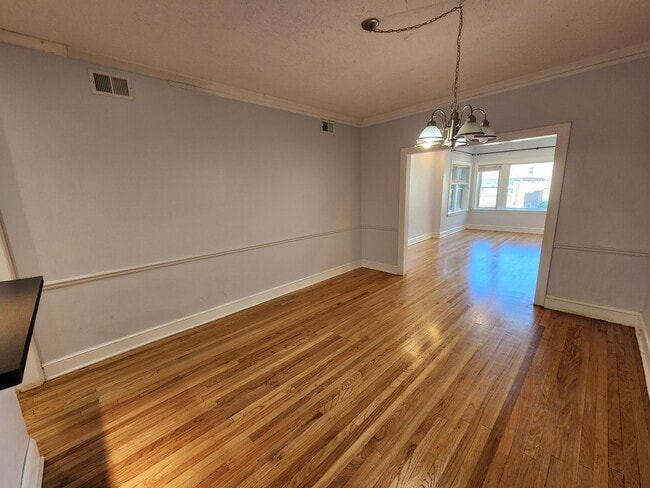 Photo - 6210 N Francisco Ave Unit 2