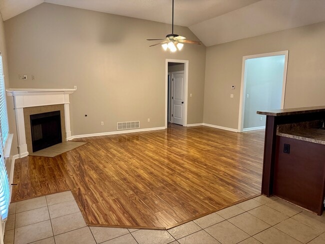 Photo - 40 Lake Front Dr N