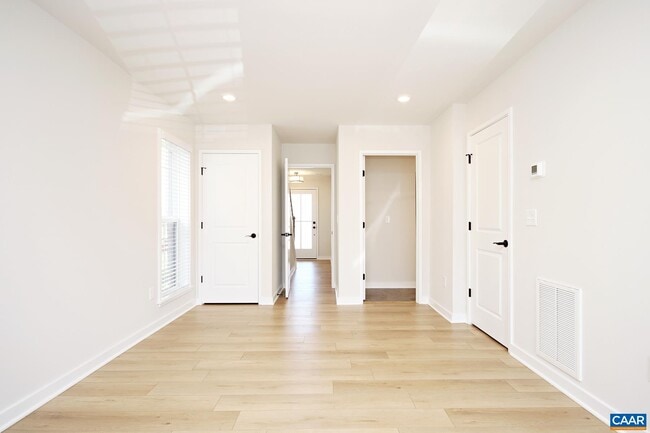 Photo - 6015 Bicknell St