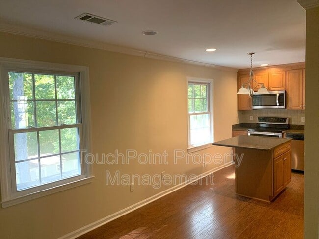 Photo - 1114 Glenshannon Rd