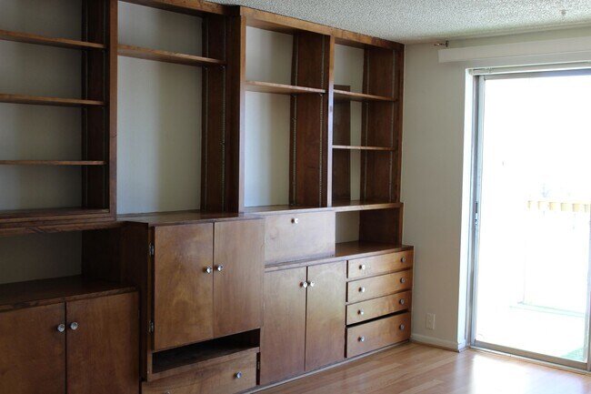 Photo - Wonderful 1 BR/1 BA Condo located on 3rd Floor in Secured Bldg! Unit 335