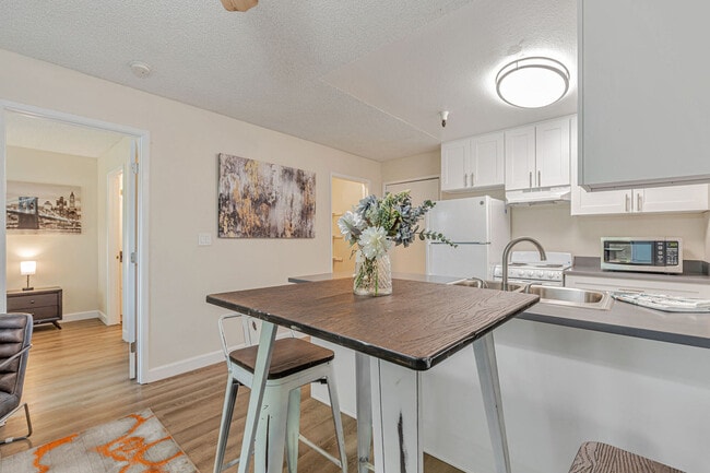 Photo - Martinez Hillside Apartments