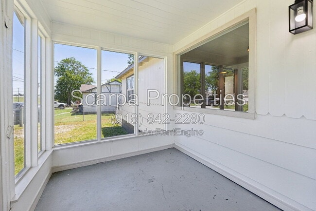Photo - 202 E 4th Ave