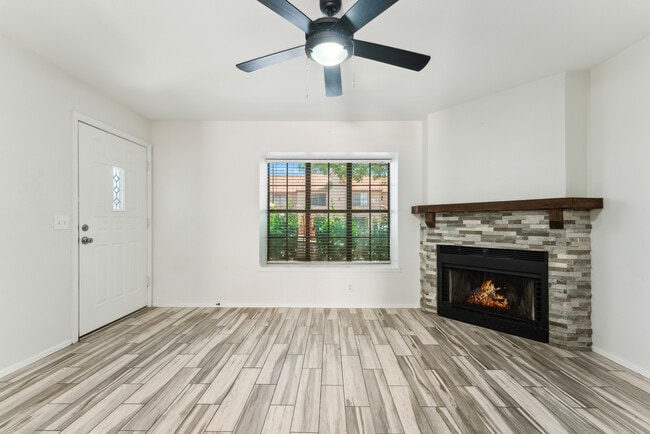 Photo - 4901 E Kelton Ln