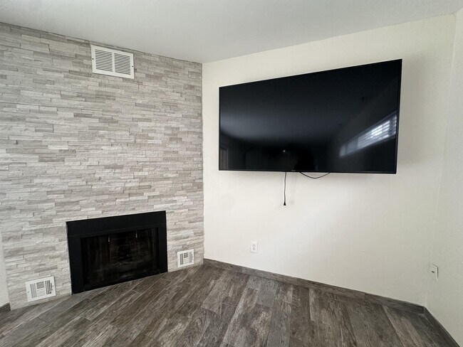 Photo - 2601 W Broadway Blvd