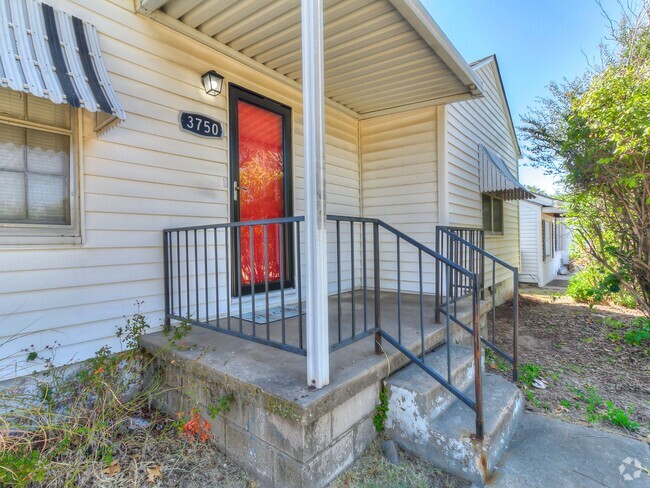 Building Photo - Completely Remodeled 2 bed 1 bath Rental