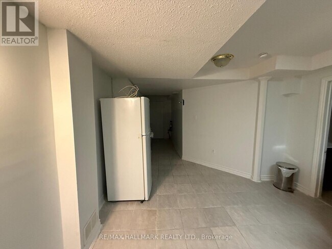 Photo - 5923 Sidmouth St