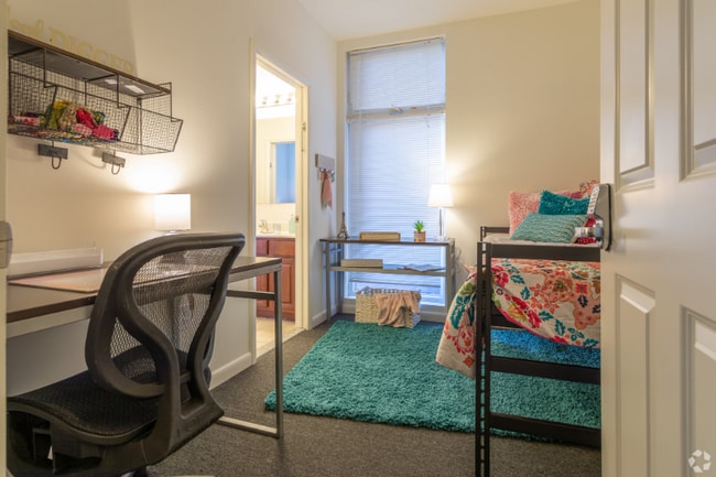 Photo - 1000 Diamond St Unidad 111