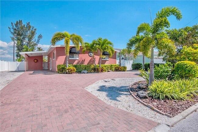Photo - 2173 W Vina Del Mar Blvd