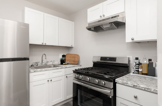 Photo - Village Court Apartments