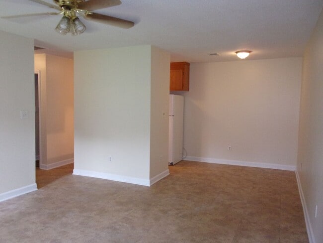 Photo - 1102 Chandler Dr